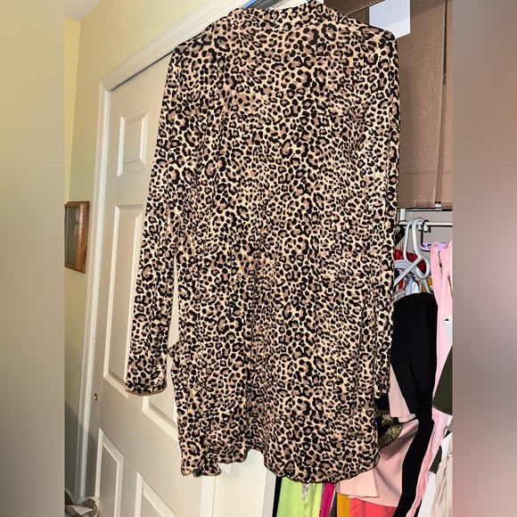 Women’s Leopard Pocket Cardigan - size small- **NEVER WORN** - Picture 3 of 3